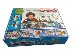 Vintage 1970s Walt Disney Character Fold-A-Way Play World Set No. 116 D